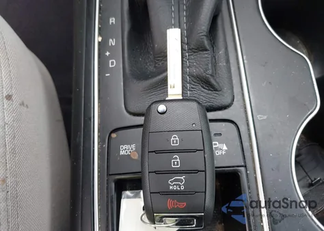 2017 Kia Sorento 2.4L Lx z USA, uszkodzony, nr VIN 5XYPG4A37HG242221